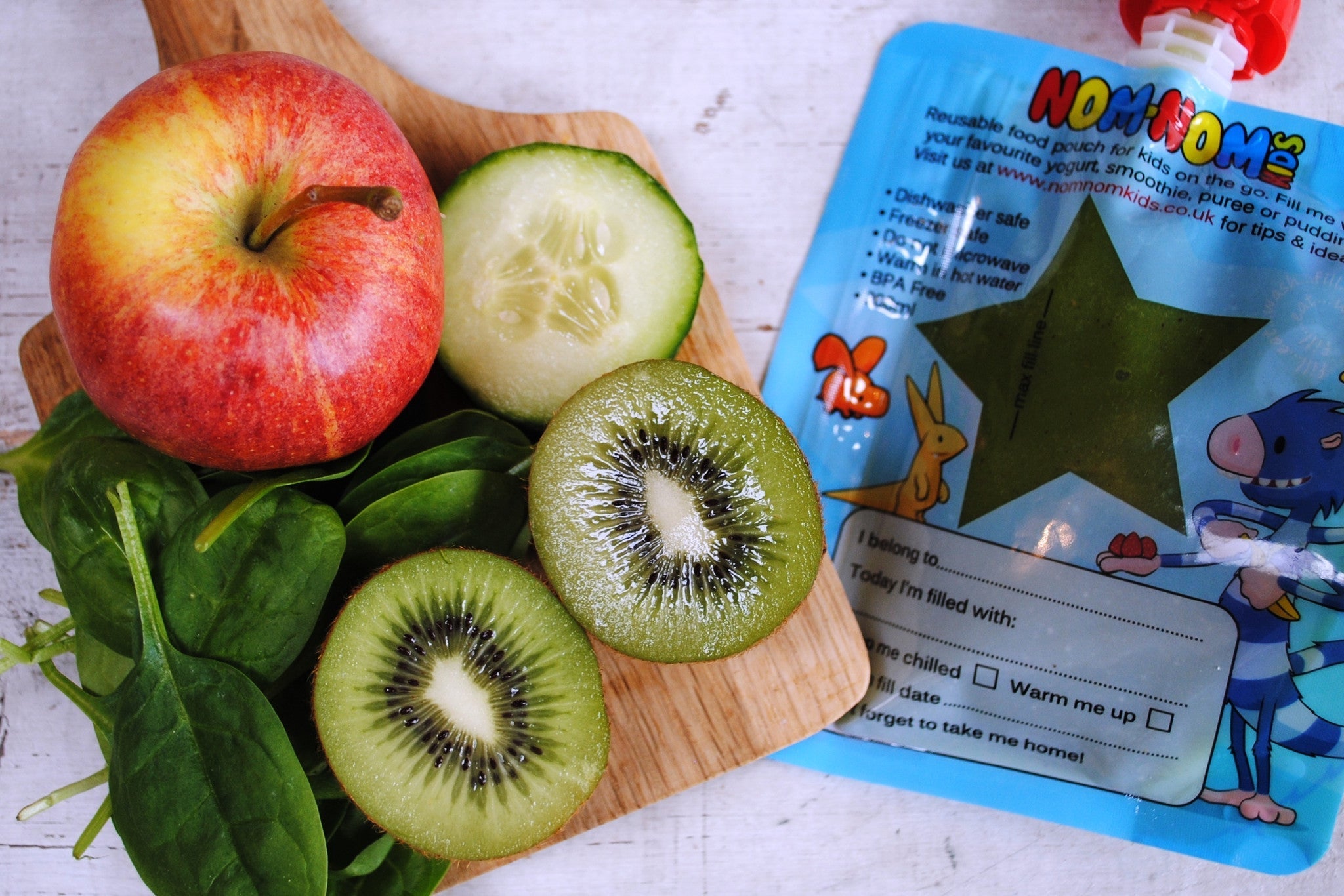 Kiwi, Apple, spinach and cucumber smoothie