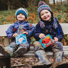 children eating snacks from Nom Nom kids reusable snack pouches 